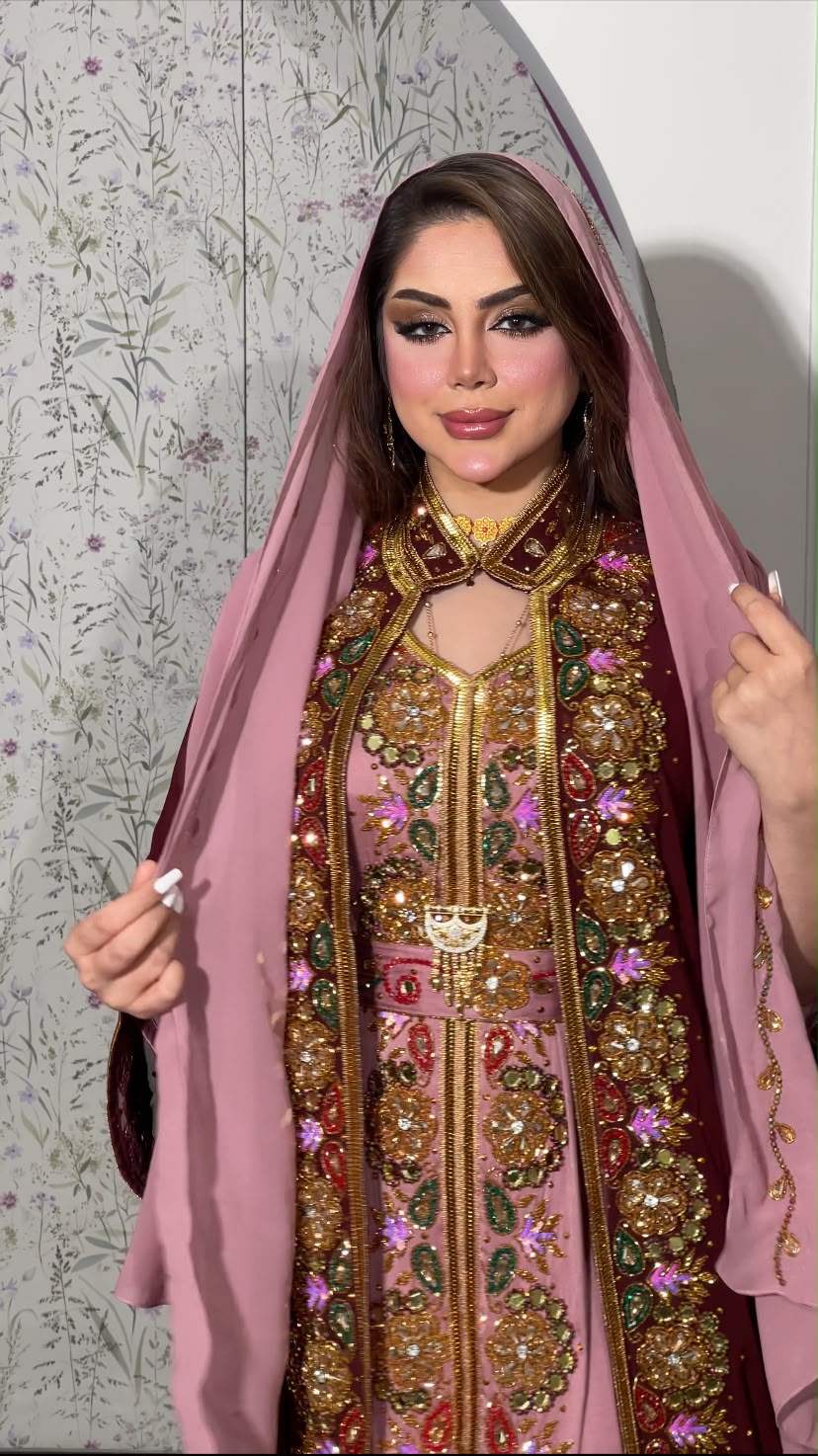 إطلالة ملكية تنبض بالفخامة والجمال