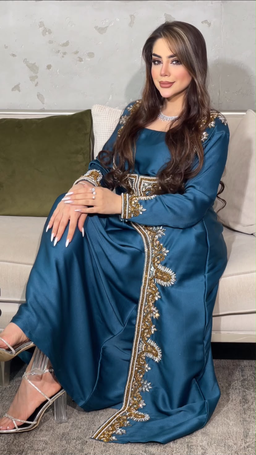  قفطان أزرق ملكي بلمسات ذهبية عصرية. Product Type                                      Special Item                                  Only Special Item                                  Colors                                       Description (EN)          
