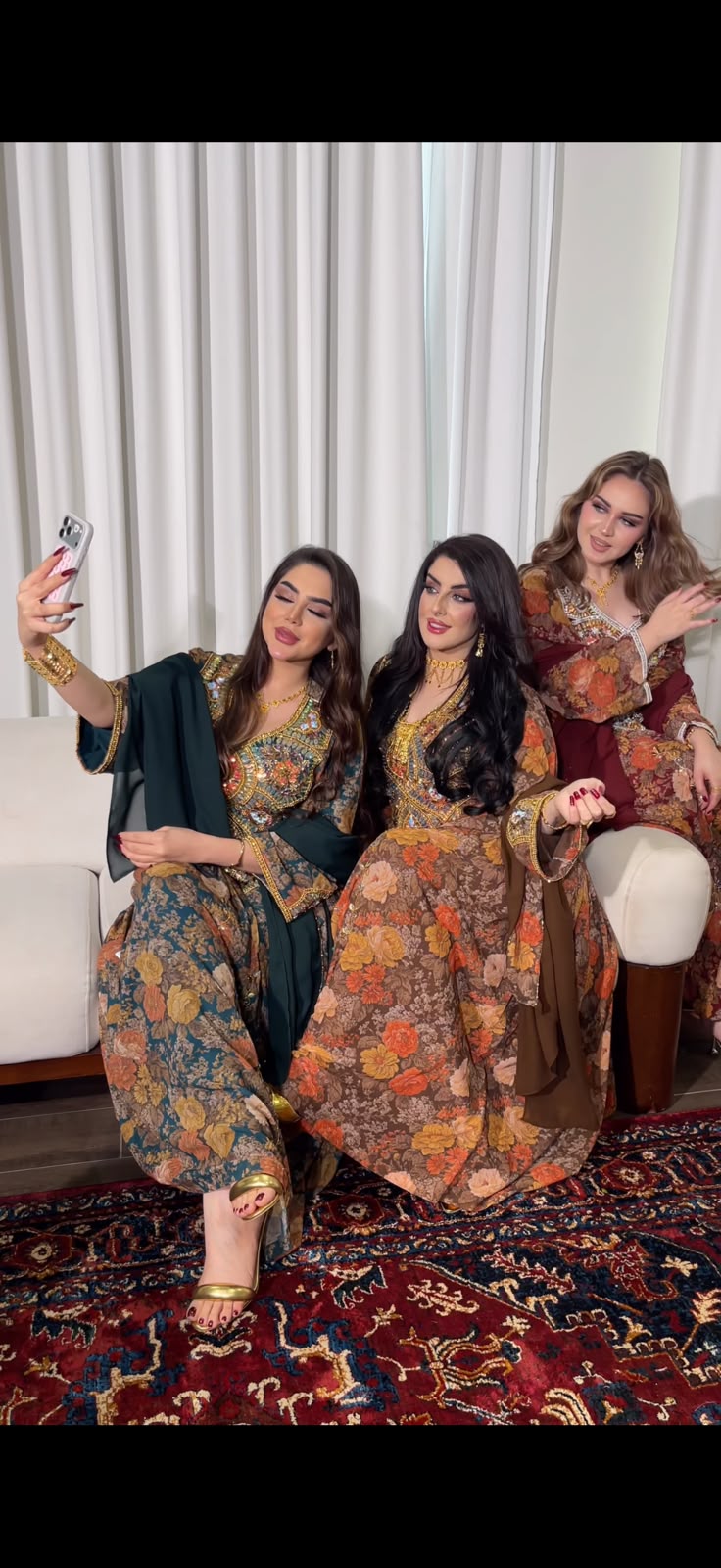 مجموعة "سحر الجوري"